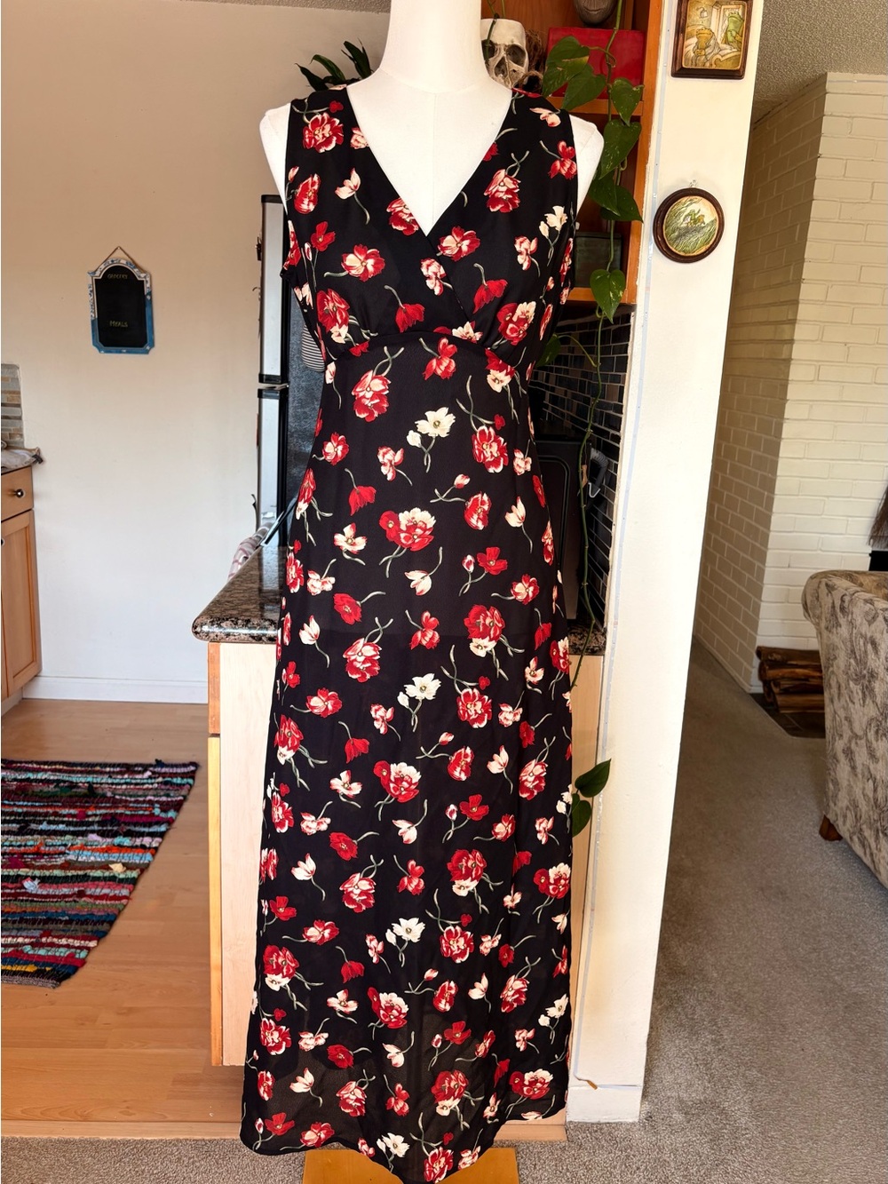 Vintage 90s Floral V-Neck Maxi Dress with Tie Back